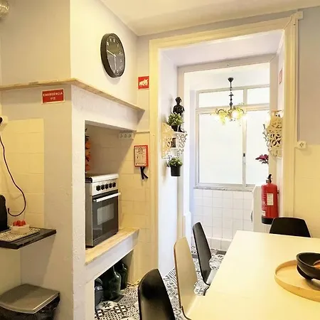 Mc Warm Romantic 3br2ba @ Trendy Principe Real * Lisboa