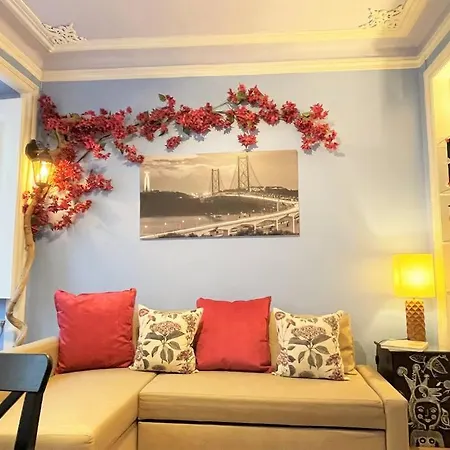 Mc Warm Romantic 3br2ba @ Trendy Principe Real * Lisboa