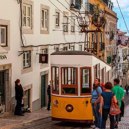 Mc Warm Romantic 3br2ba @ Trendy Principe Real Lisboa